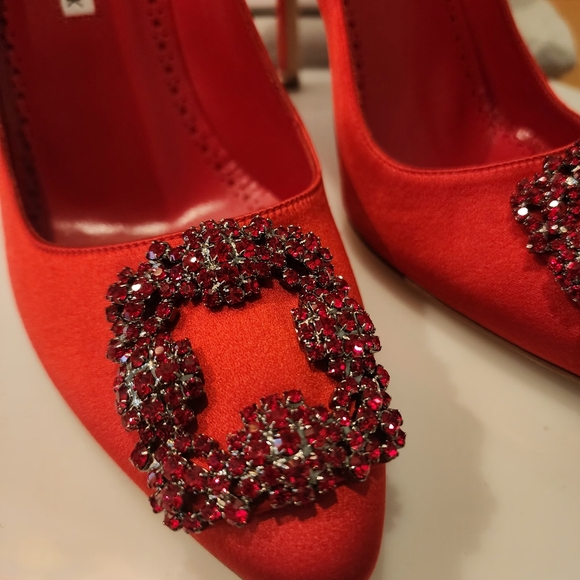 💯Authentic Manolo Blahnik HANGISI Red Satin Jewel Buckle Pumps - Picture 8 of 17